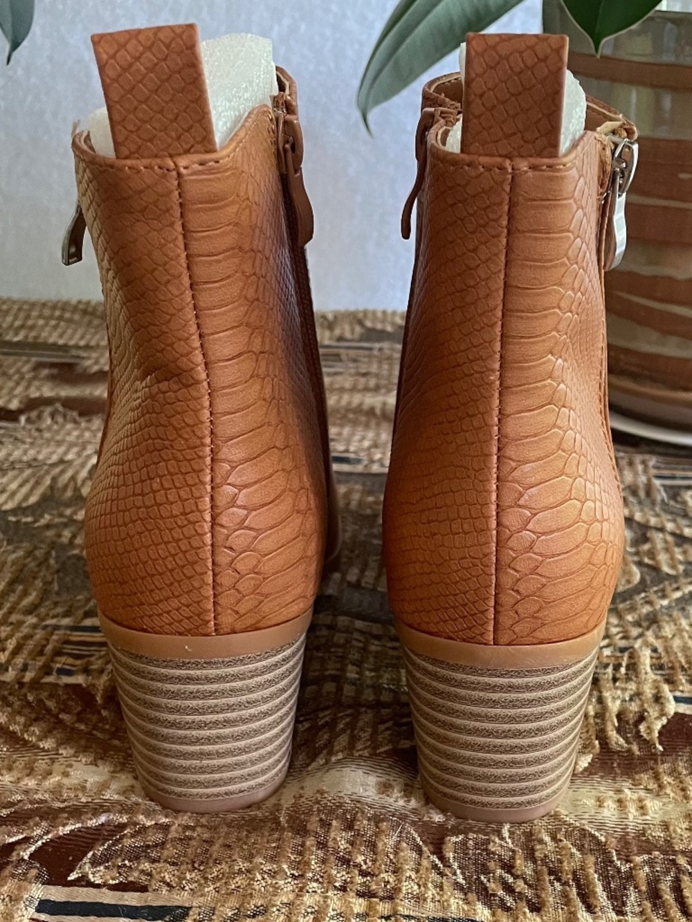 🔥NWT Faux Snakeskin Ankle Boots Neutral Brown/Tan with Shoebox Size 7 - Picture 4 of 10